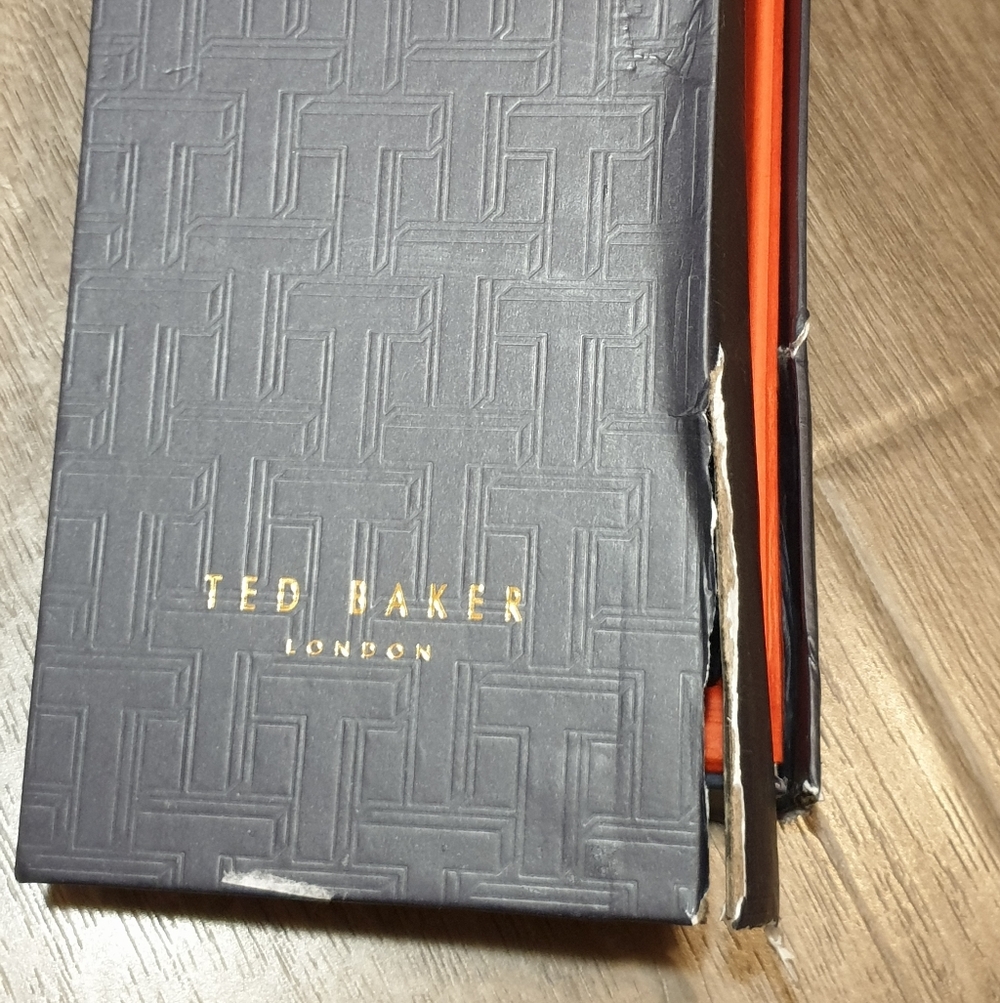 Ted Baker Green Watch with Swarovski Crystals - Picture 9 of 10